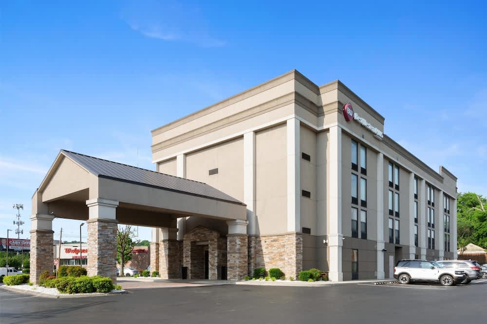 Best Western Plus Belle Meade Inn & Suites 1