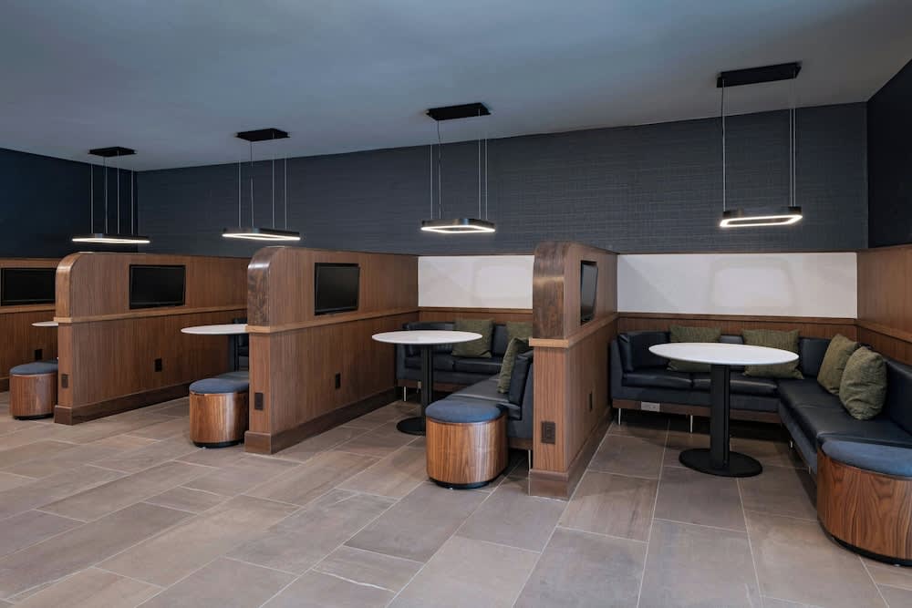 Courtyard Houston The Woodlands 2