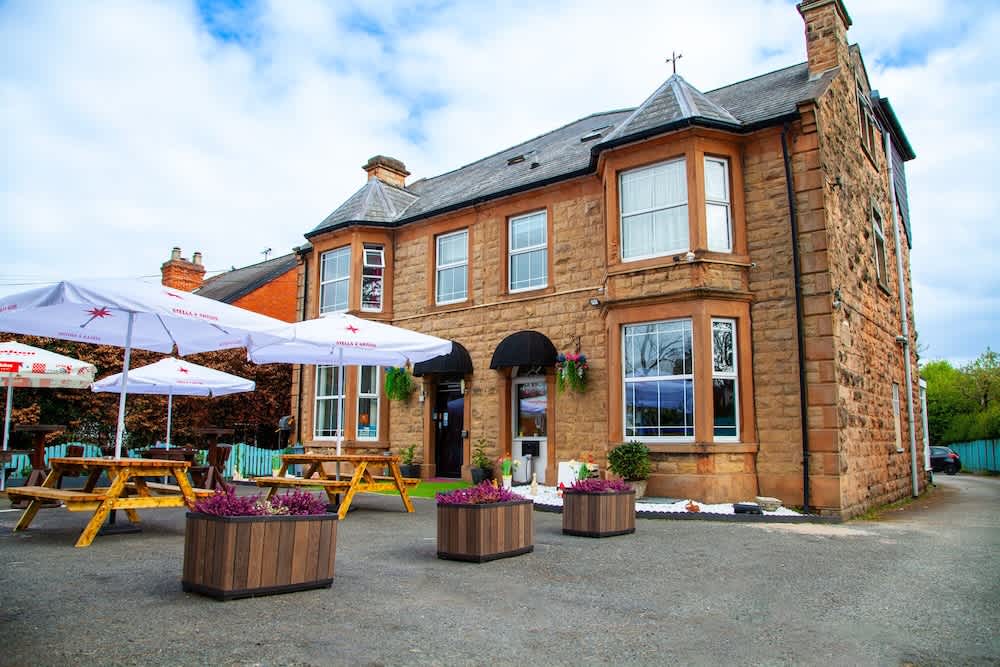 Pine Lodge Hotel & Restaurant Mansfield 1