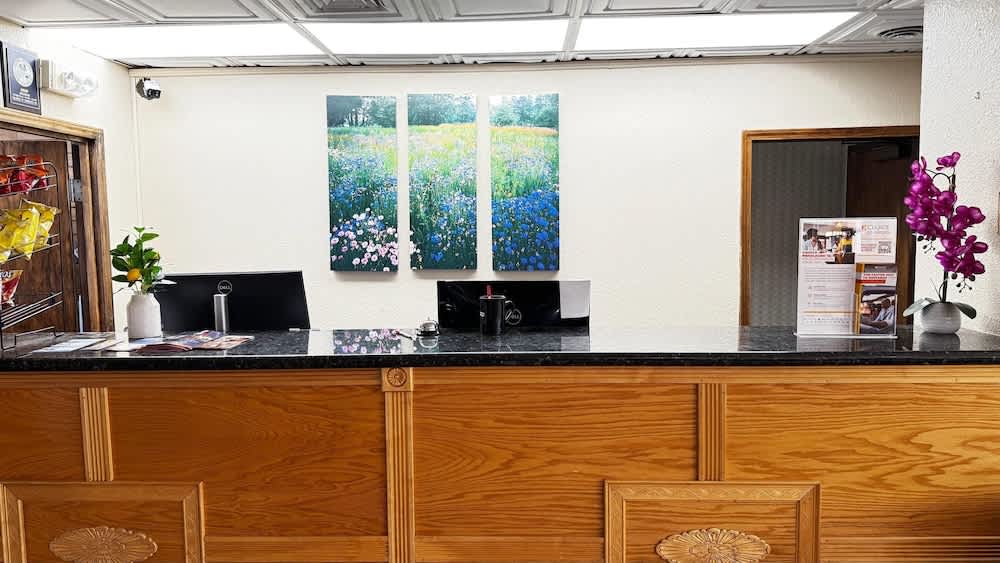 Deluxe Inn Wytheville 2