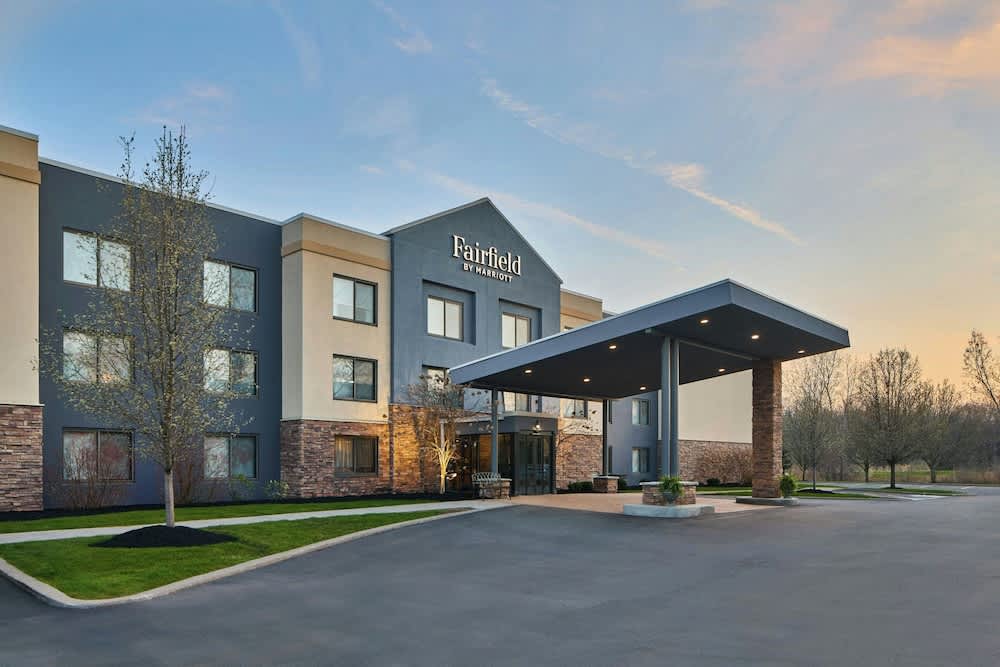 Fairfield Inn by Marriott Rochester East 1