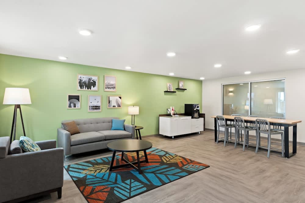 WoodSpring Suites Denver Commerce City 2