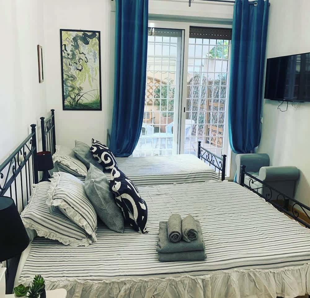 la piazzetta delle regine 3