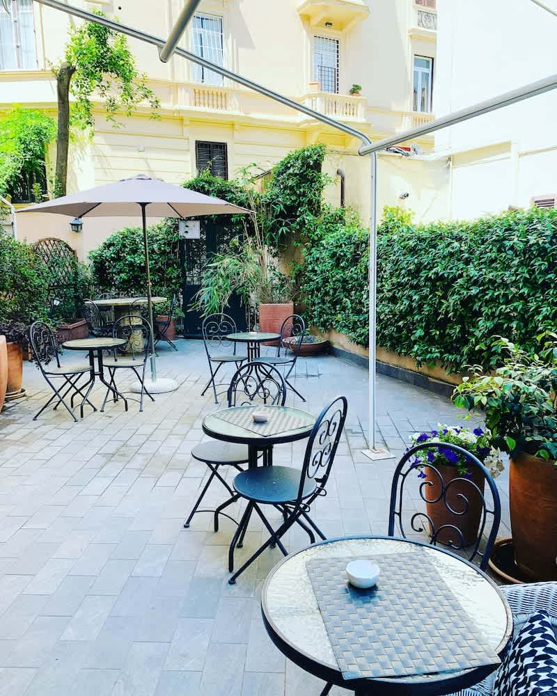 la piazzetta delle regine 1