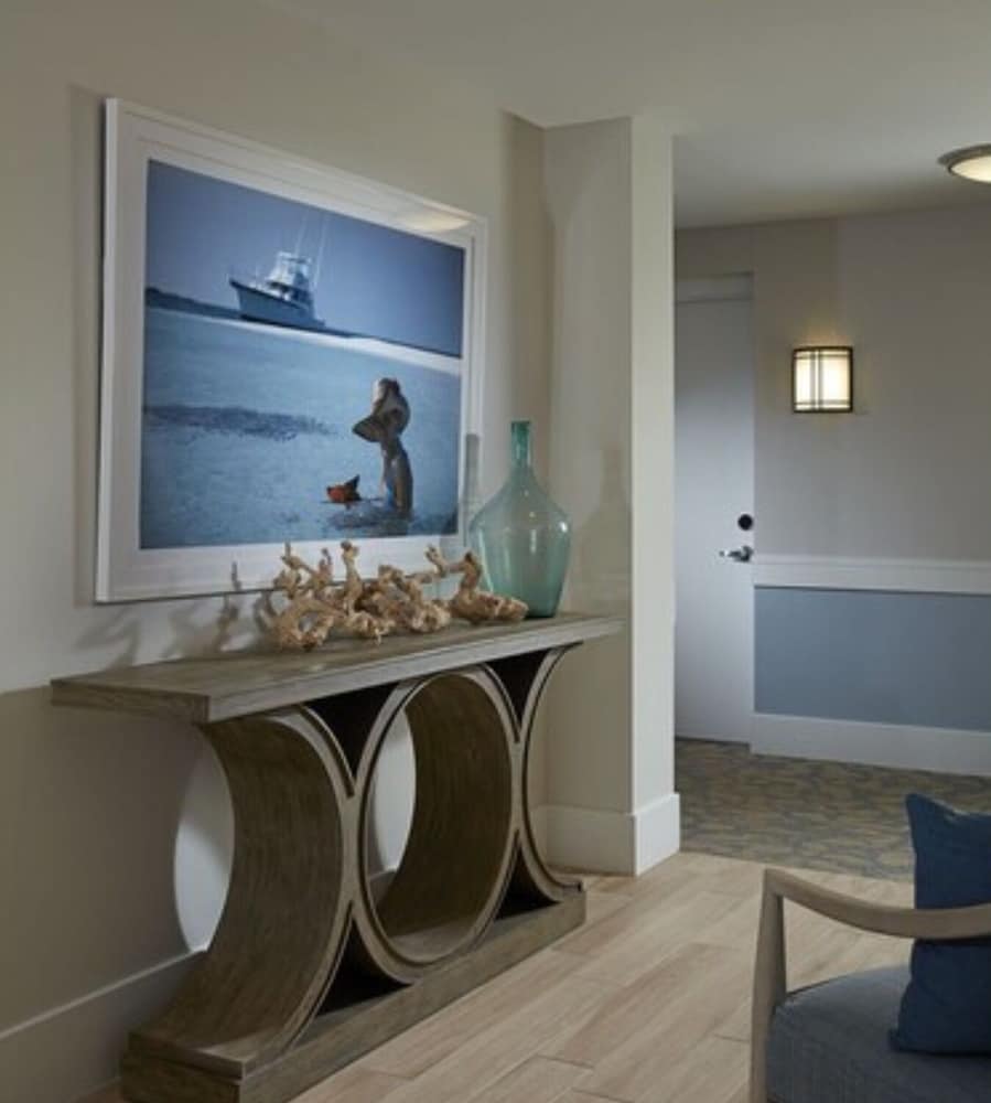 The Pointe Hotel 2