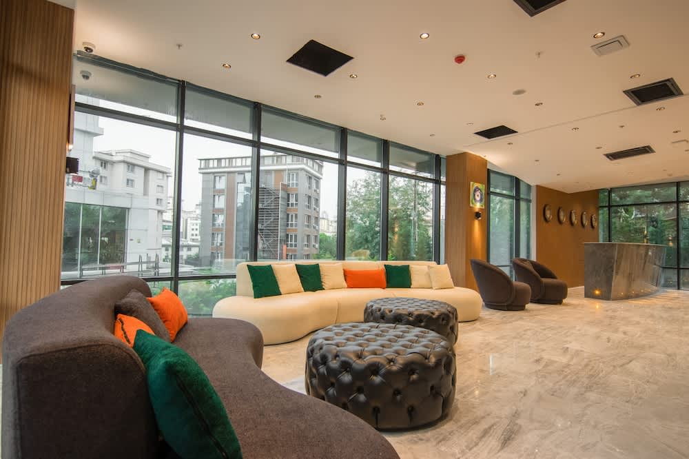 SHERLOCK HOMES HOTELS 2