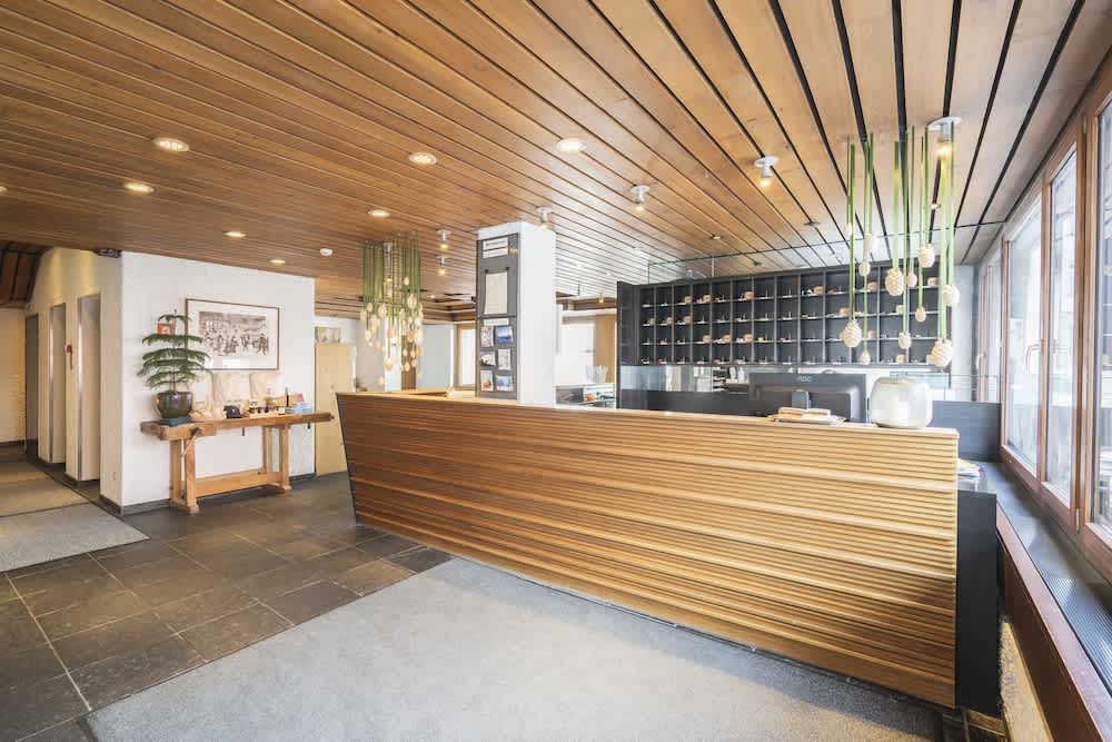 Hauser Hotel St. Moritz 5