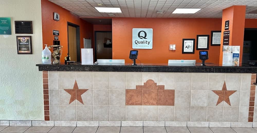 Quality Suites San Antonio Brooks City Base 3