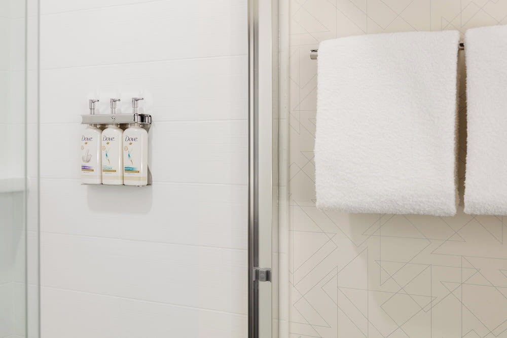 Holiday Inn Express & Suites Memphis East by IHG 2