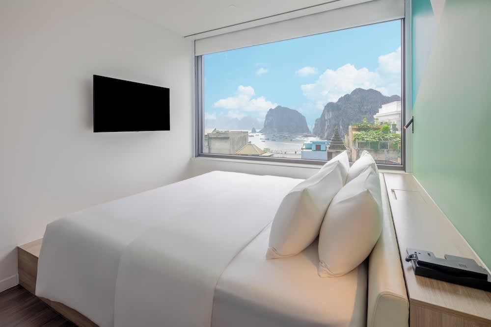 Tru by Hilton Ha Long Hon Gai Centre 3