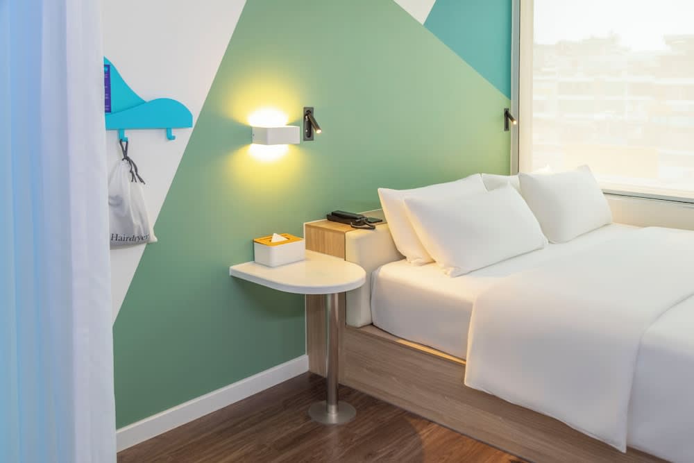 Tru by Hilton Ha Long Hon Gai Centre 4