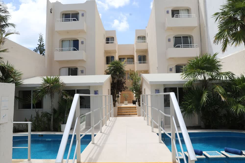 Luciana Hotel & Beach Club 1
