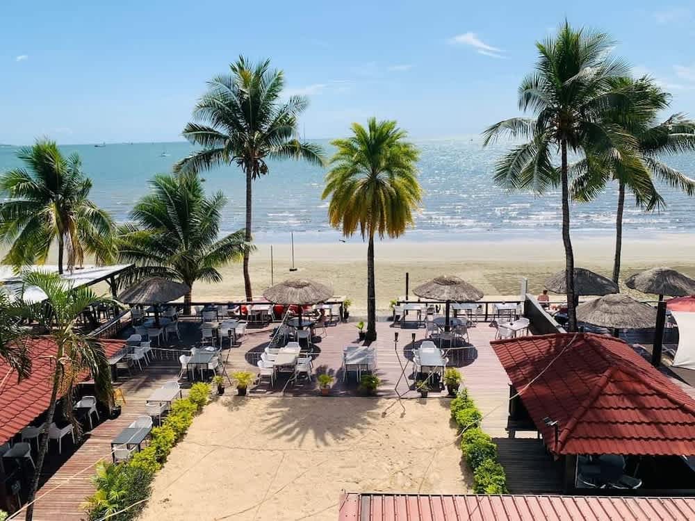 Smugglers Cove Beach Resort & Hotel 1