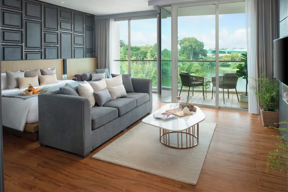 Wyndham Grand Nai Harn Beach Phuket 4