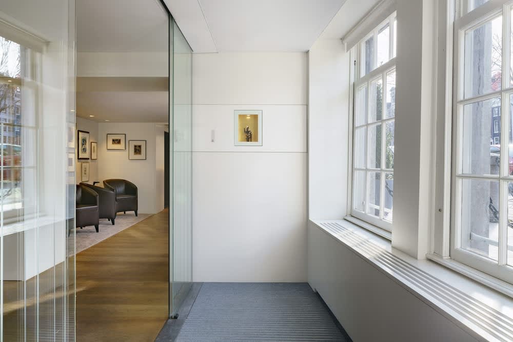 Ambassade Hotel 2