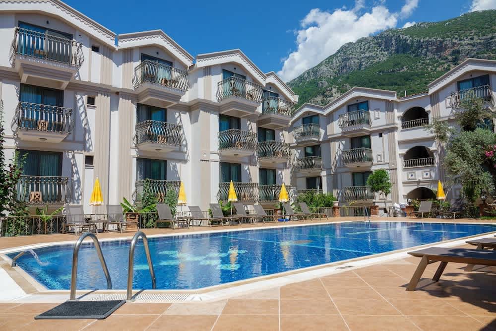 Magic Tulip Beach Hotel 2