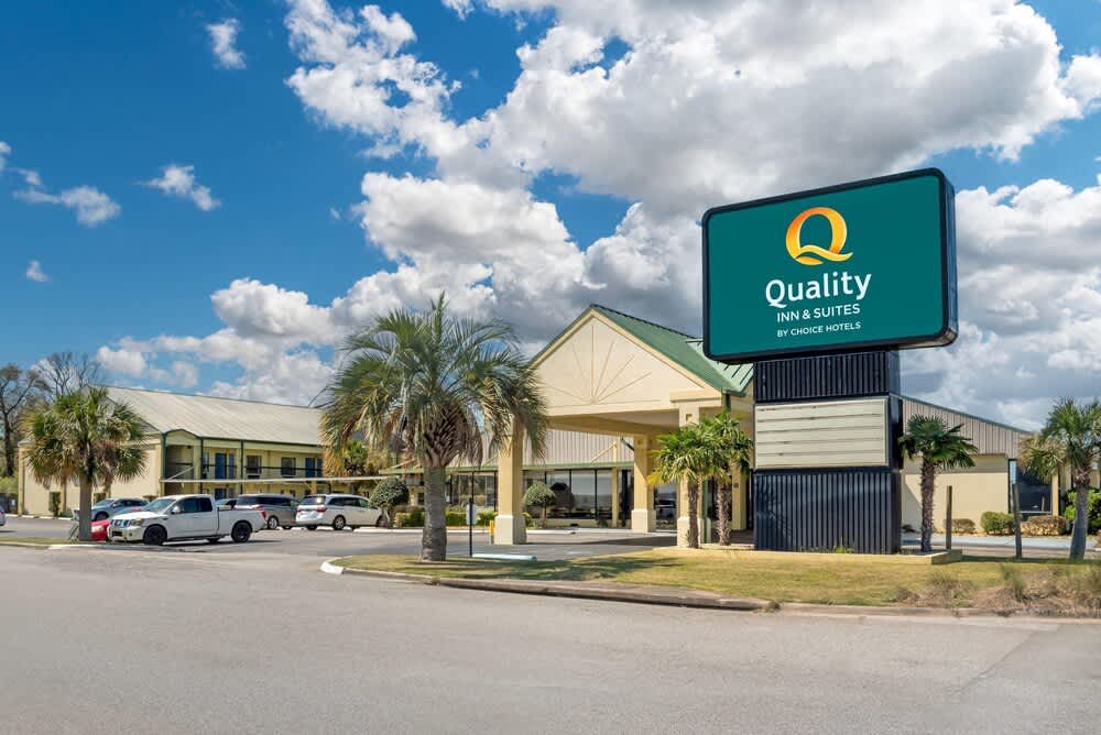 Quality Inn & Suites near Lake Eufaula 1