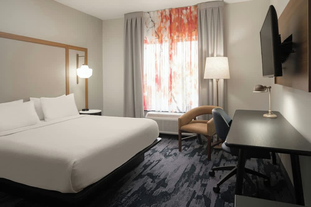 Fairfield Inn and Suites Cleveland 1