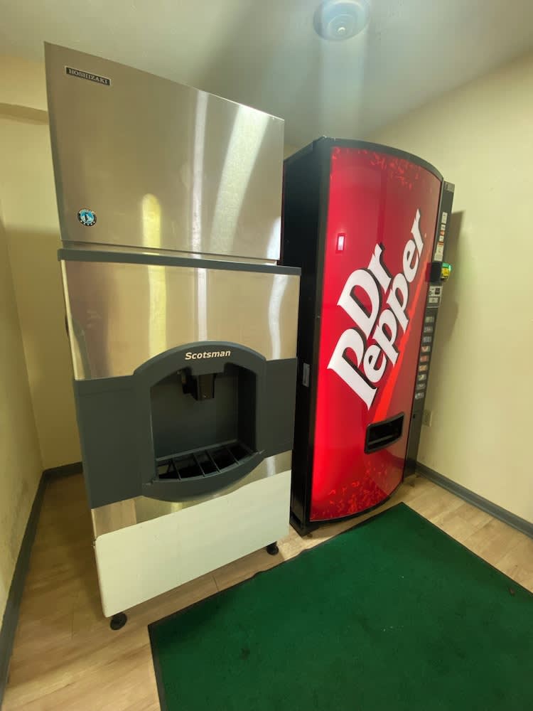 Super 8 by Wyndham Hillsville 3