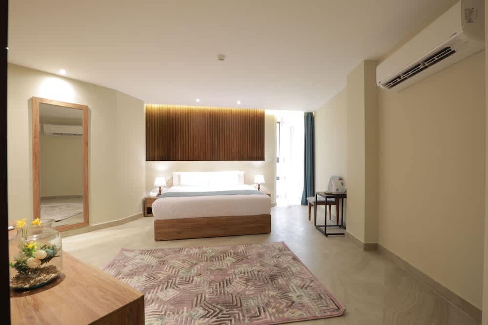 Pyramid Front Hotel 4