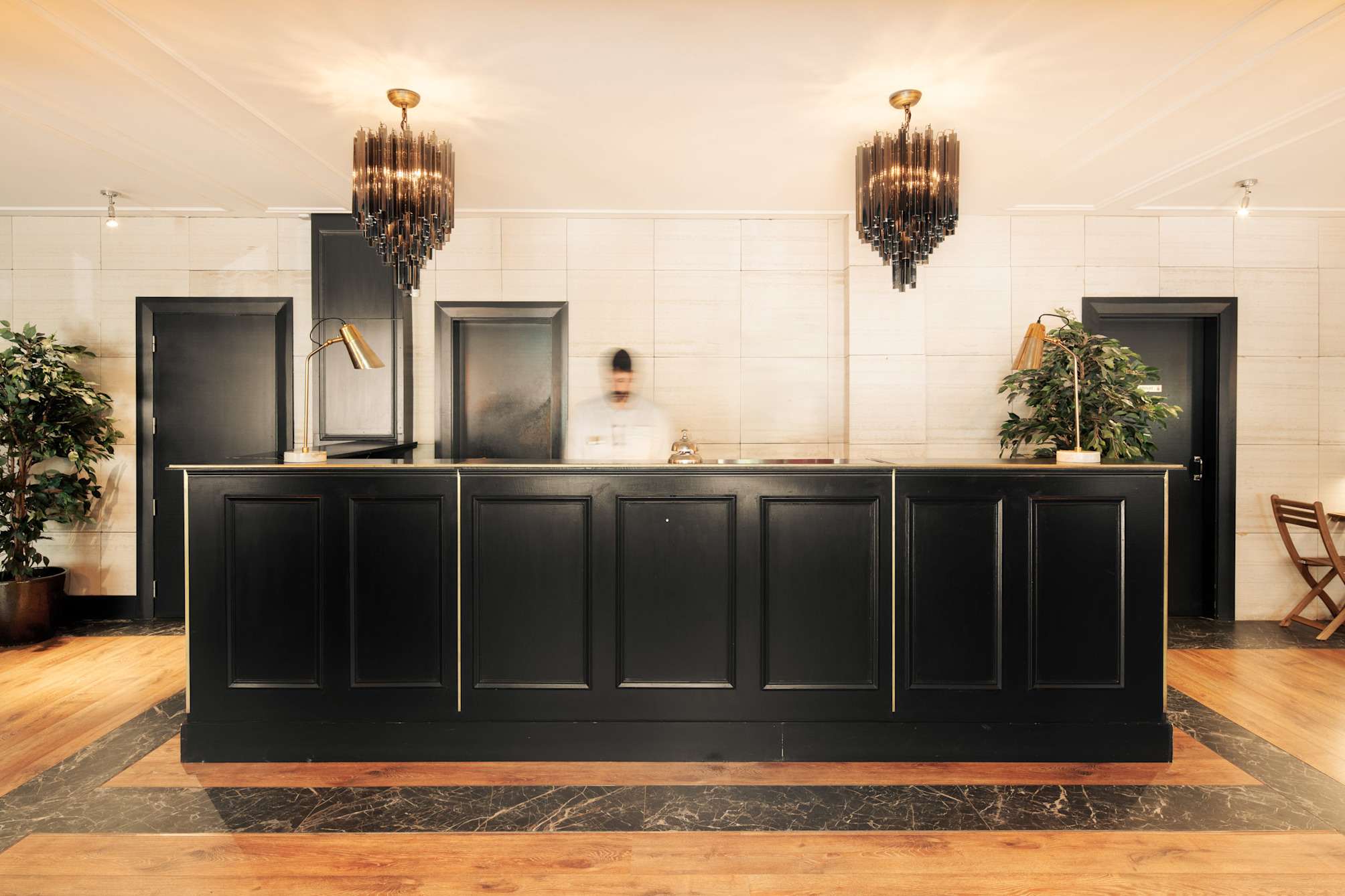 La França Travellers Adults Only 4