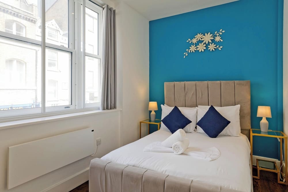 Imperial Middlesex Street Apartments 2