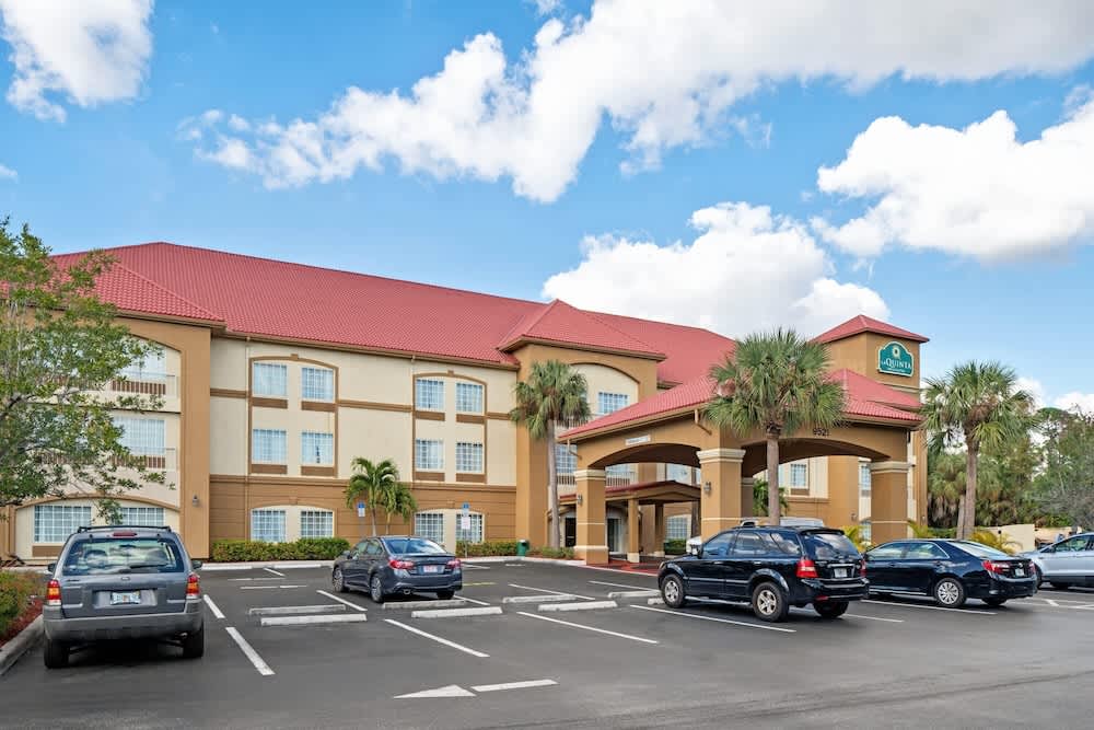 La Quinta Inn and Suites Fort Myers I-75 1
