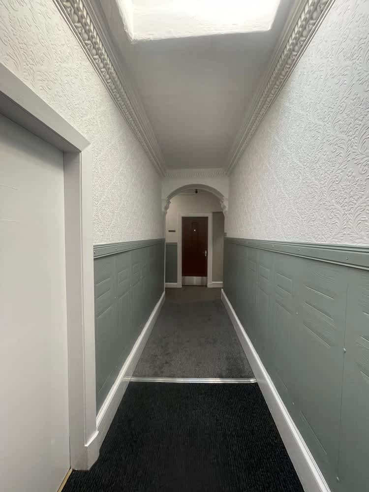 Airlie Arms Hotel 2