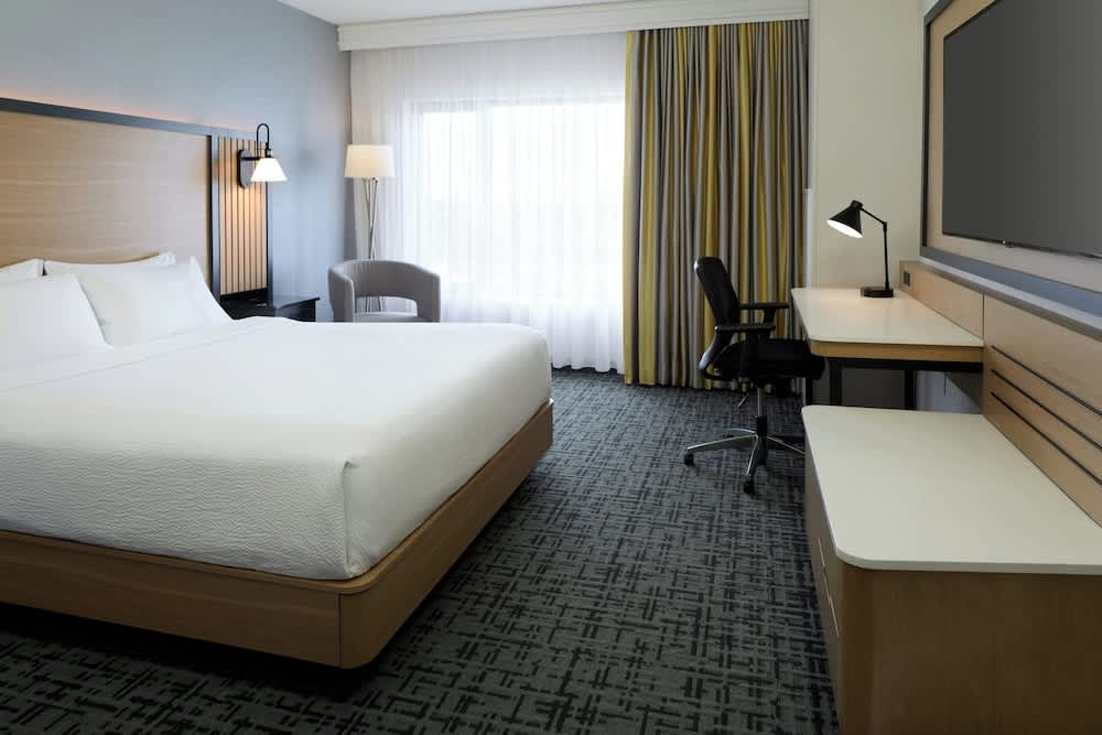 Fairfield Inn & Suites by Marriott Montreal Airport 4
