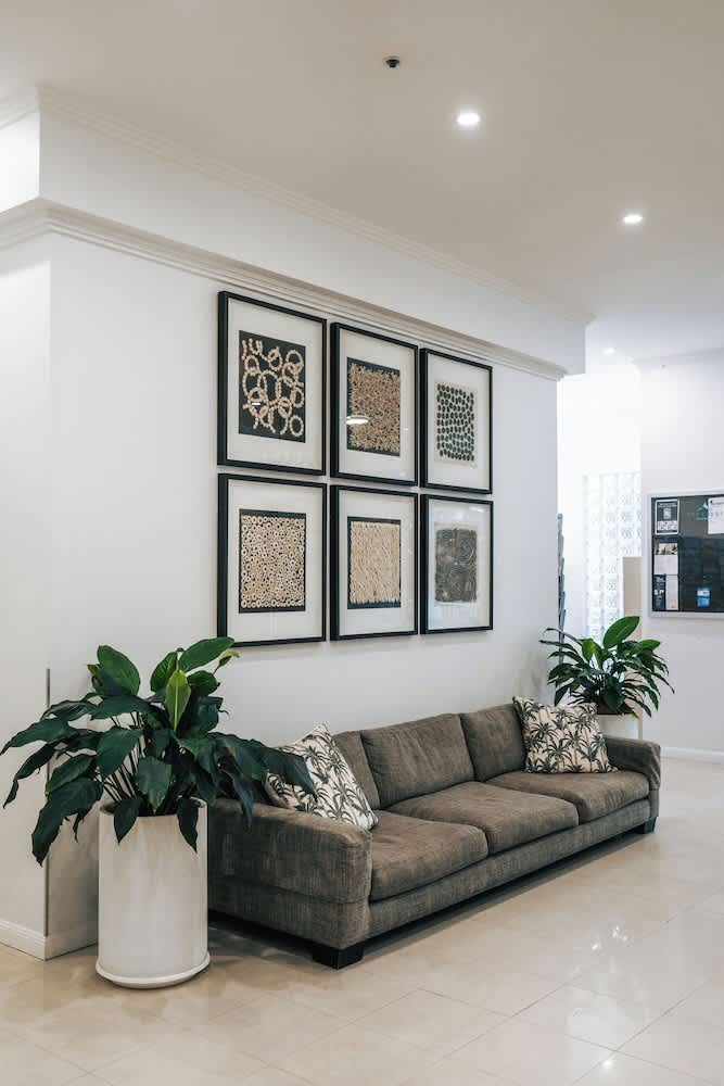 The Crest Apartments - Main Beach 2