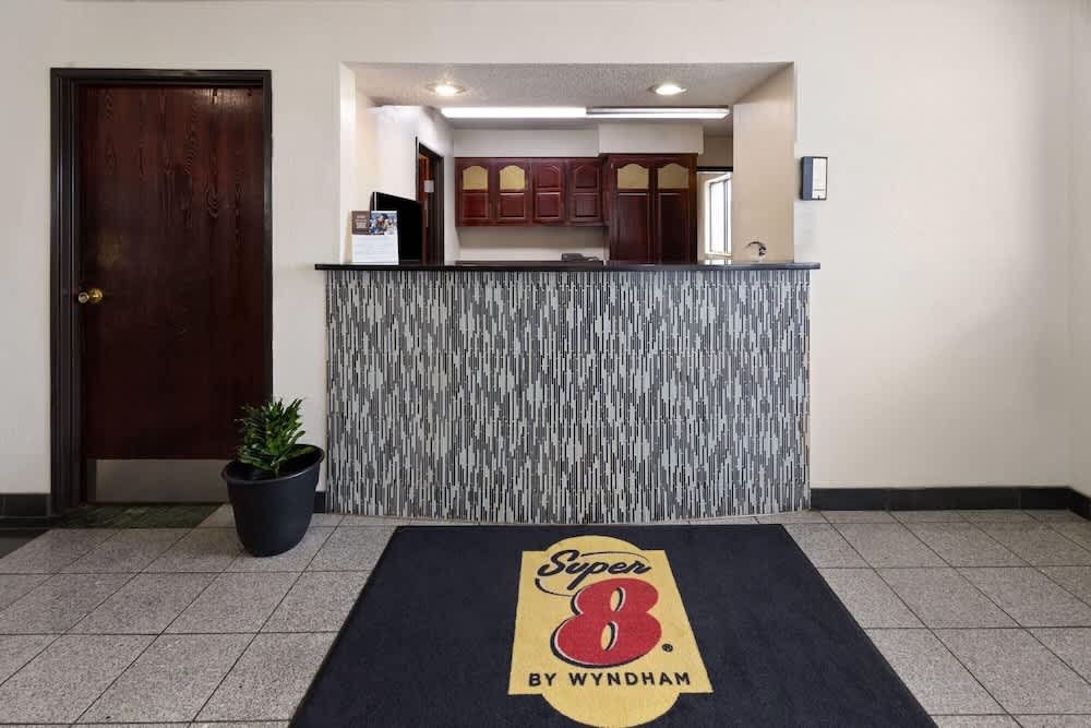 Super 8 by Wyndham South Boston VA 2