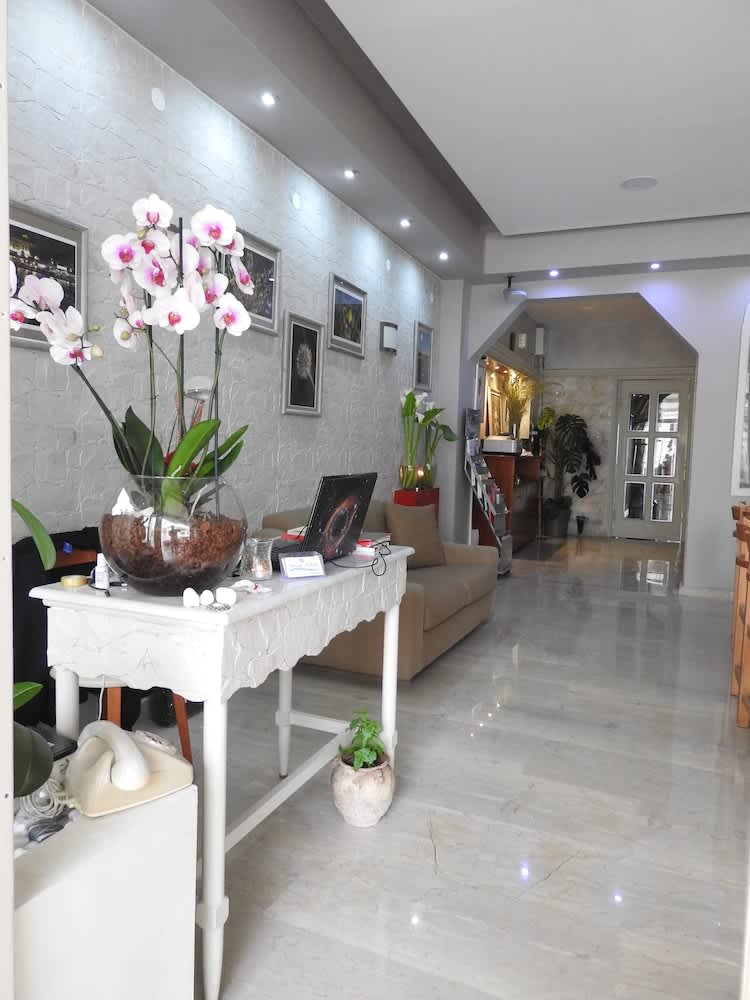 Bikakis Family Apartments 2
