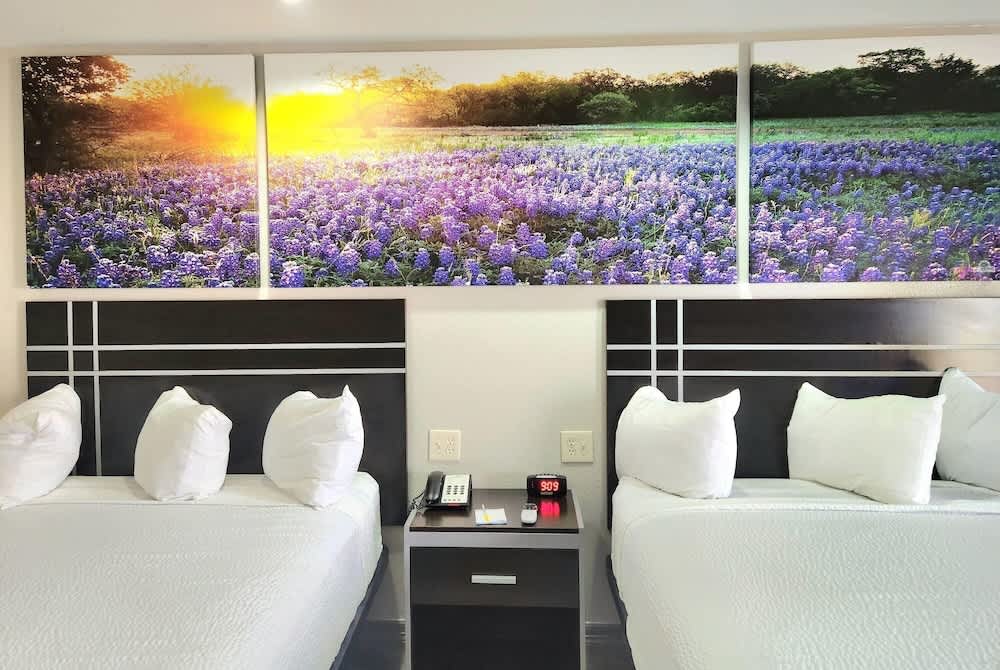 Days Inn by Wyndham Baytown TX 1
