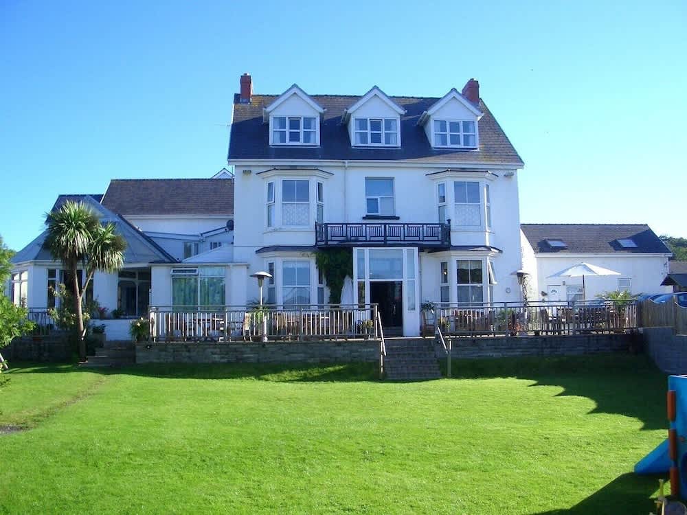 Malin House Hotel 1