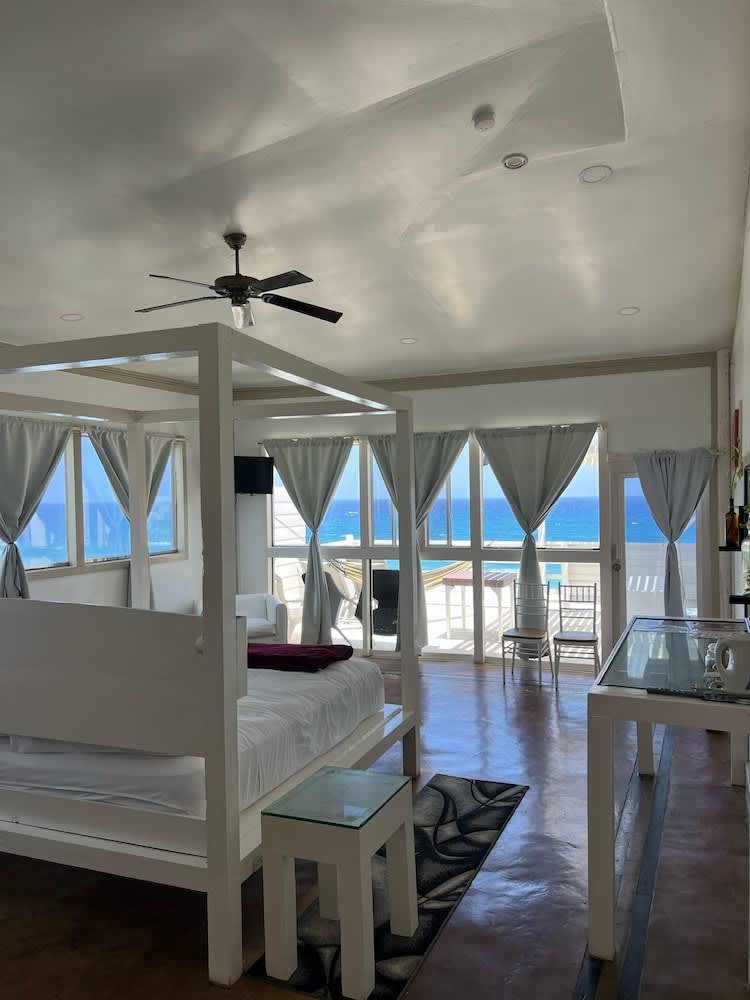 The Sea Cliff Hotel Resort & Spa 2