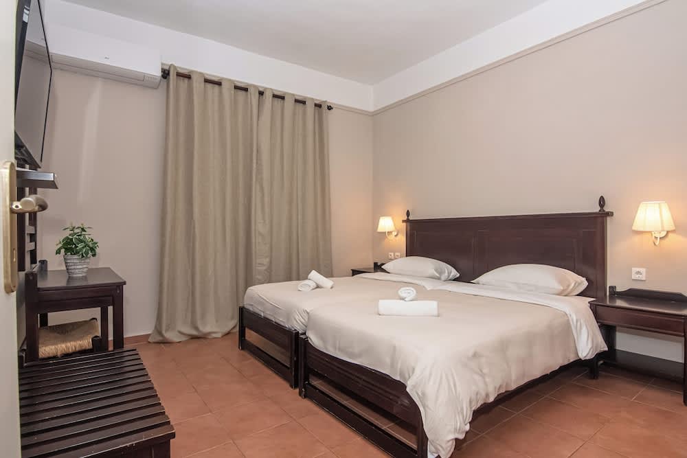 Talos Hotel Apartments 4