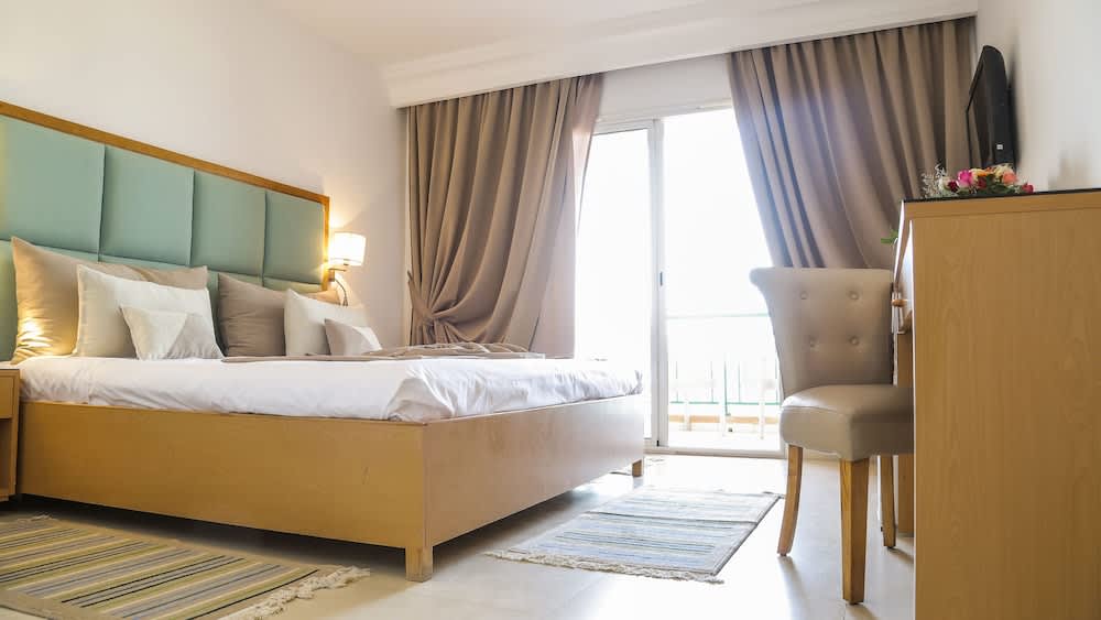 Hotel Marabout - Families and Couples Only 5