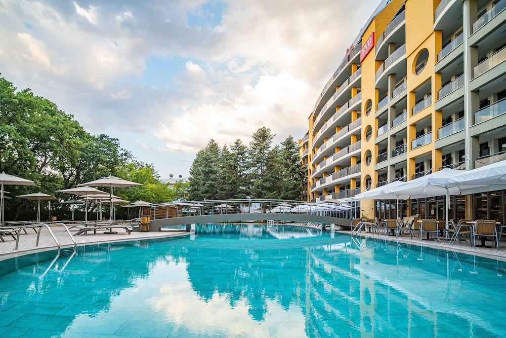 HVD Viva Club Ultra All Inclusive - Private Beach & Free Parking 1