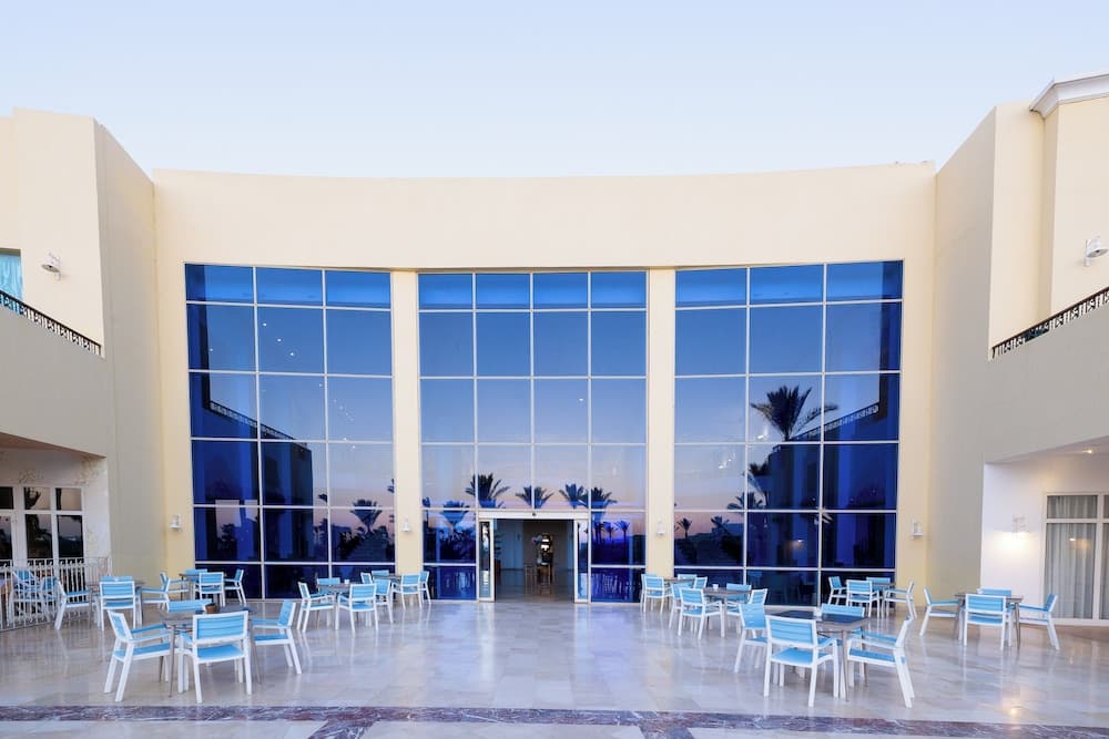 Amwaj Oyoun Resort & Casino 4