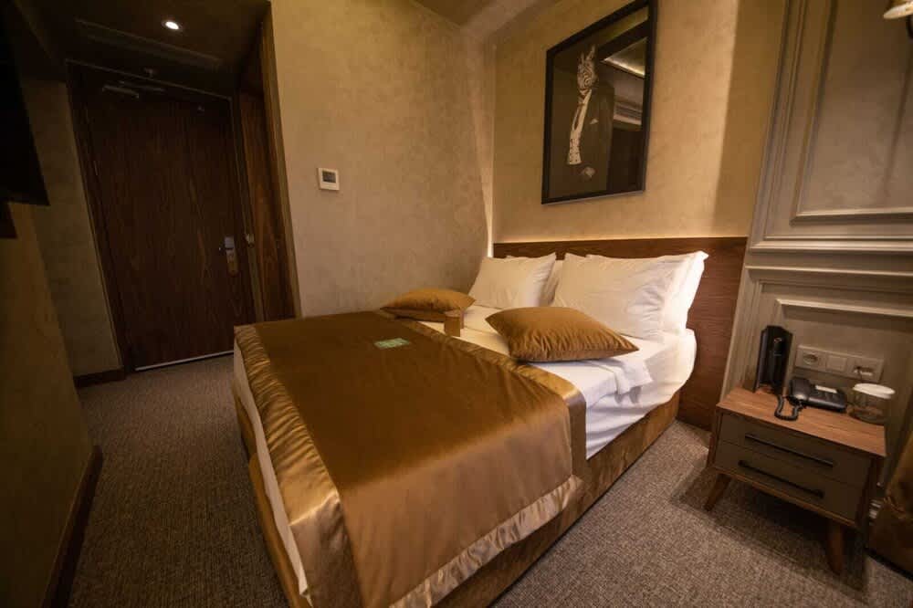 Tonight Hotel Port 5