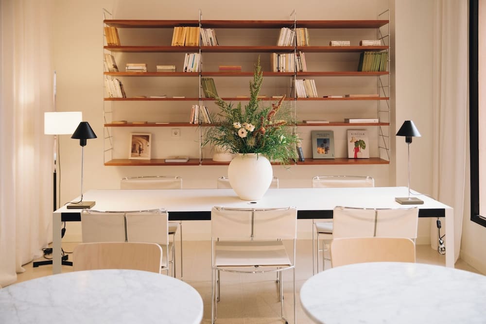 H La Paloma Boutique 1