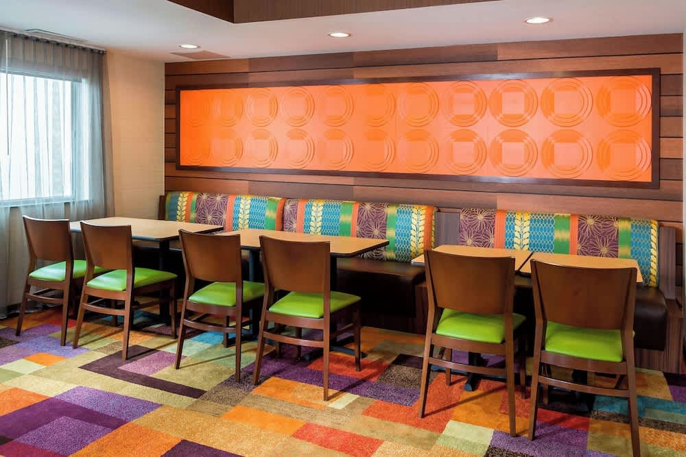 Fairfield Inn & Suites Springfield 2