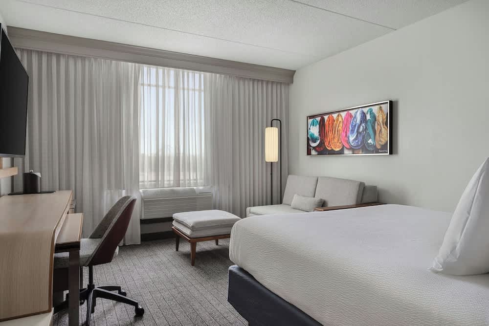 Courtyard Louisville Airport 5