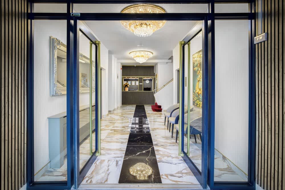 Empire Inn 1