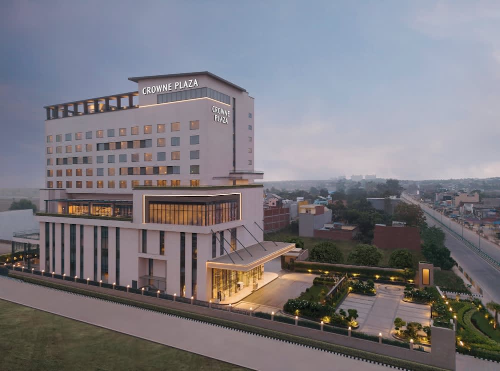 Crowne Plaza Lucknow by IHG 1