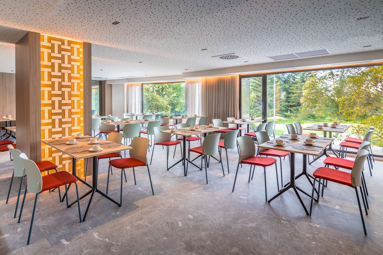 Occidental Pamplona 5