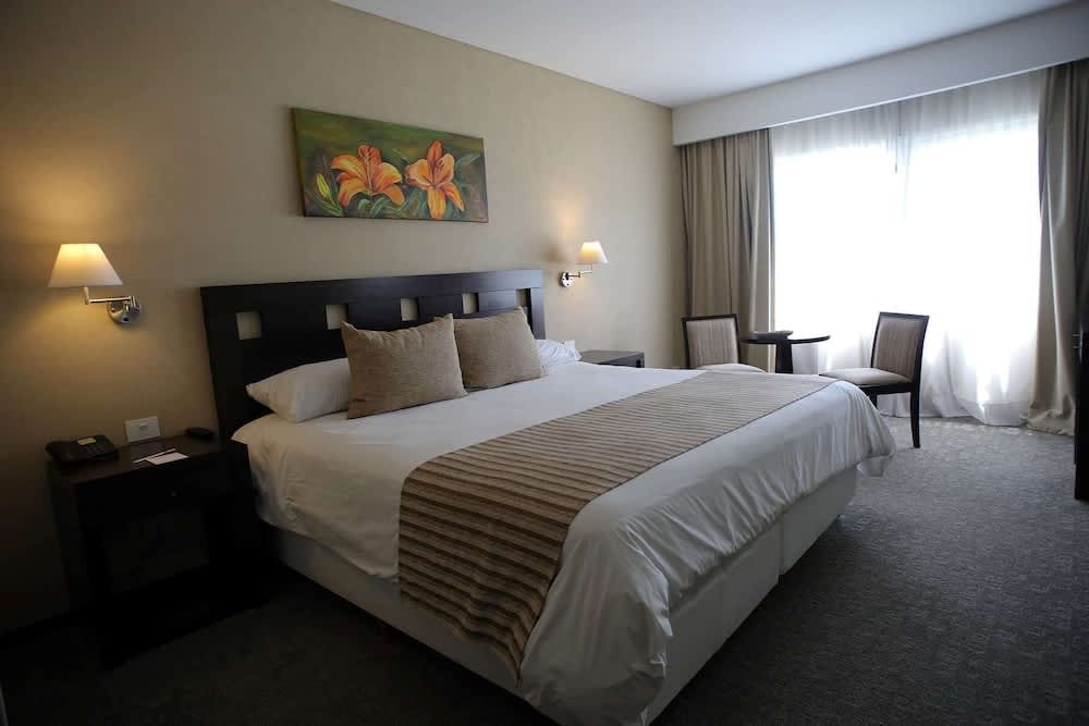 Howard Johnson Hotel & Resort Funes 1