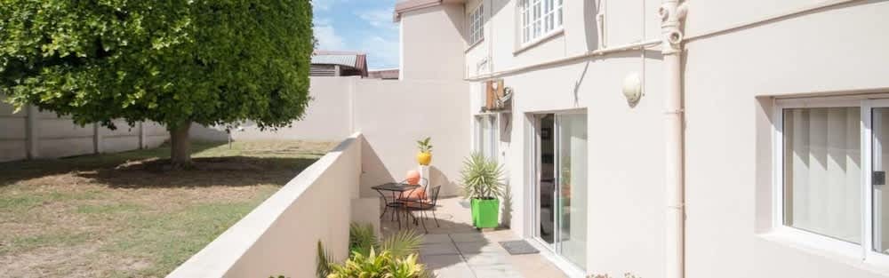 Bluewater Beachfront Guest House 4