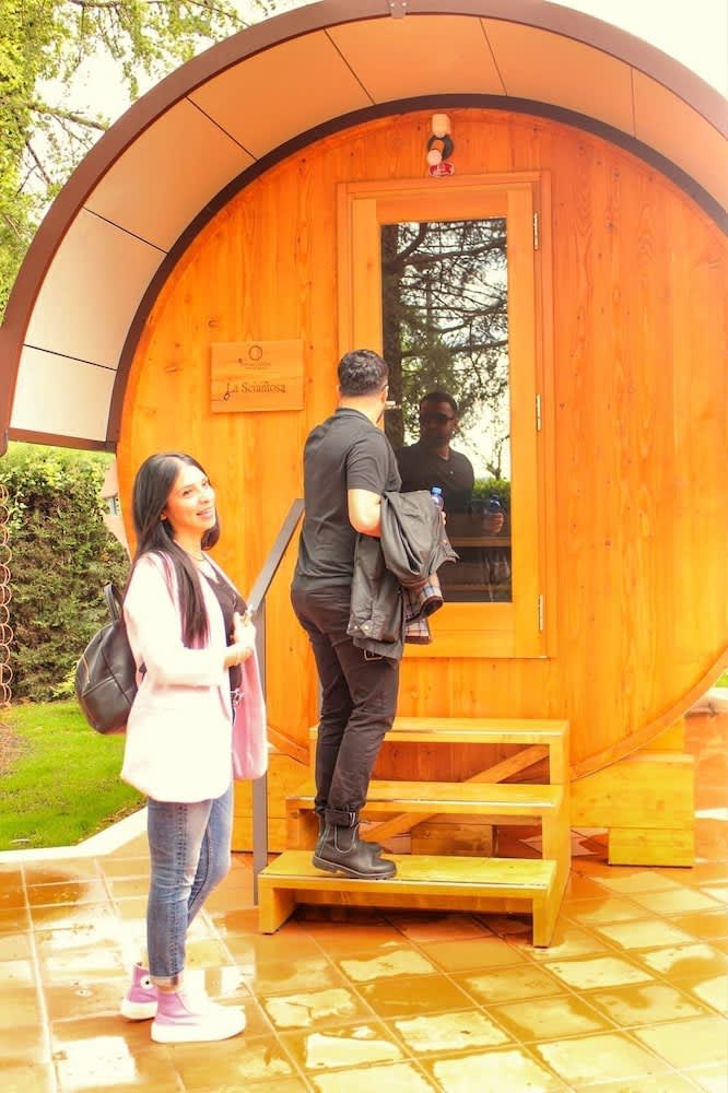Rifugio diVino Dormire in una botte - Wine Barrel stay near Rome 2