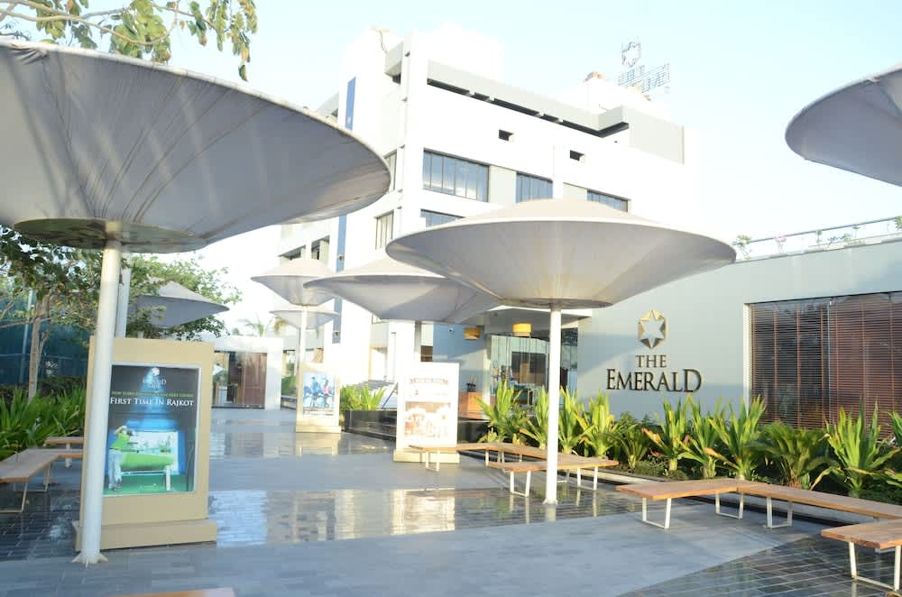The Emerald Club 1